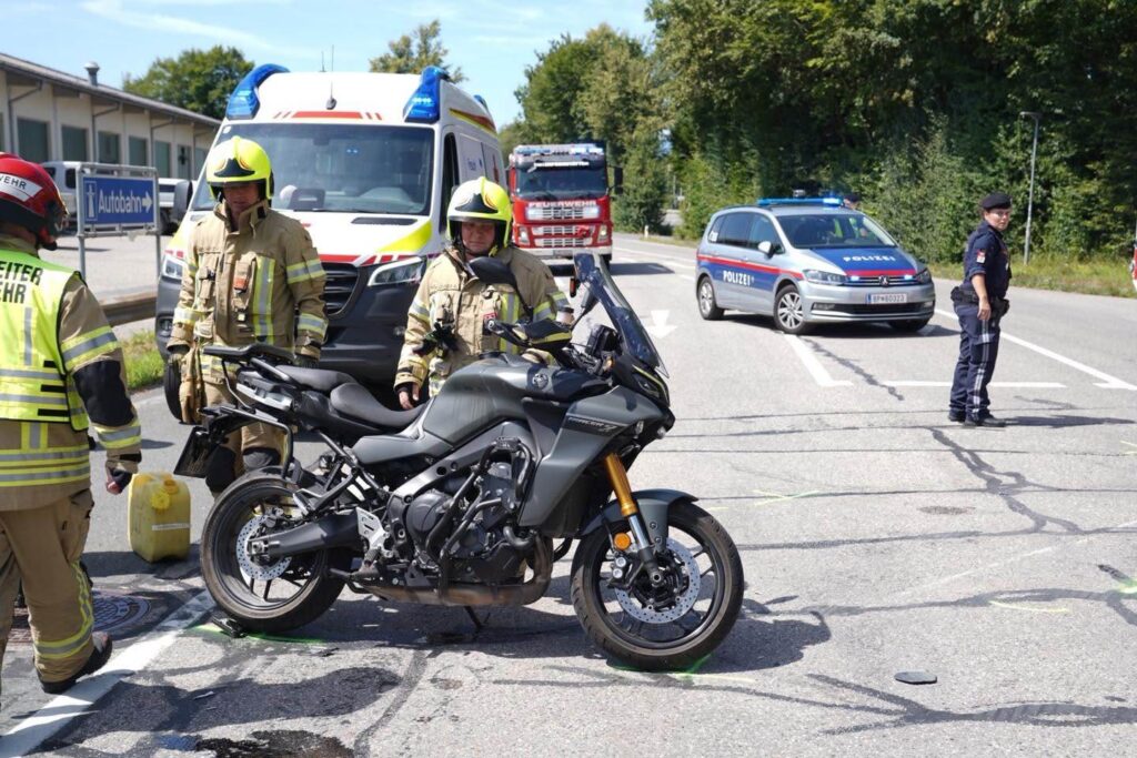 Motorrad Unfall Feuerwehr Rettung Polizei