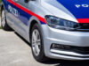 Einbrüche als Freizeitbeschäftigung: Mutter ging mit ihren Kindern auf Diebestour Polizeiauto