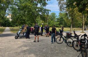 Über 160 Verstöße: Polizei greift bei E-Scooter-Kontrollen durch E-Scooter Roller Polizei Kontrolle