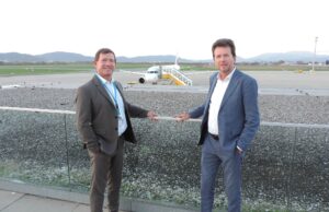 Flughafenchef Grimus über AUA-Aus und neue Ziele für Graz irport-Graz-Geschäftsführer Wolfgang Grimus und Jürgen Löschnig