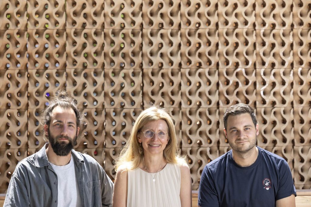 Projektteam kühlende Keramikwand