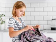 Schultaschen-Test 2026: Gute Qualität muss nicht 300 Euro kosten Schultasche einpacken
