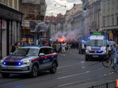 Fenerbahce-Fanmarsch in Graz: Hunderte Polizisten im Einsatz