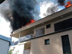Weithin sichtbare Rauchwolke: Flachdach in Graz gerät in Brand Brand Flachdach Marburger Strasse