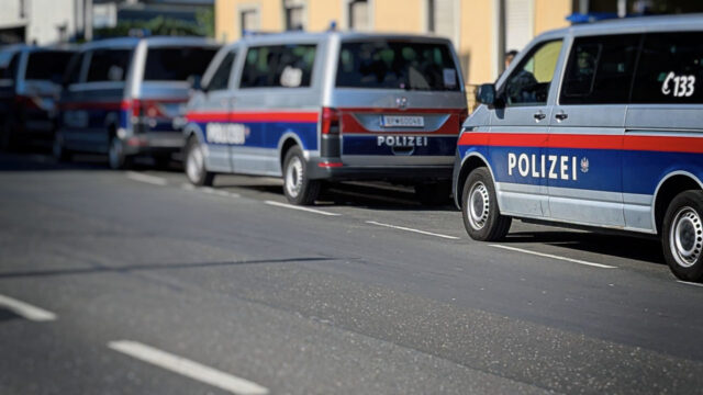 Polizei Autos im Einsatz Polizei Autos im Einsatz